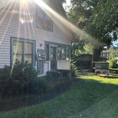 Smokies Bed And Breakfast - Evergreen Cottage Inn بيدجن فورج المظهر الخارجي الصورة