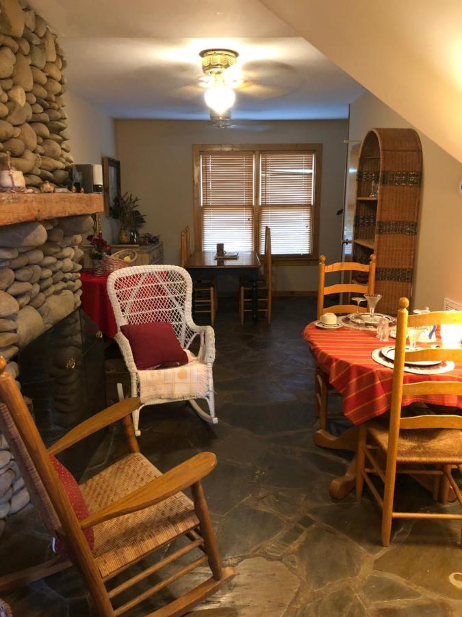 Smokies Bed And Breakfast - Evergreen Cottage Inn بيدجن فورج المظهر الخارجي الصورة