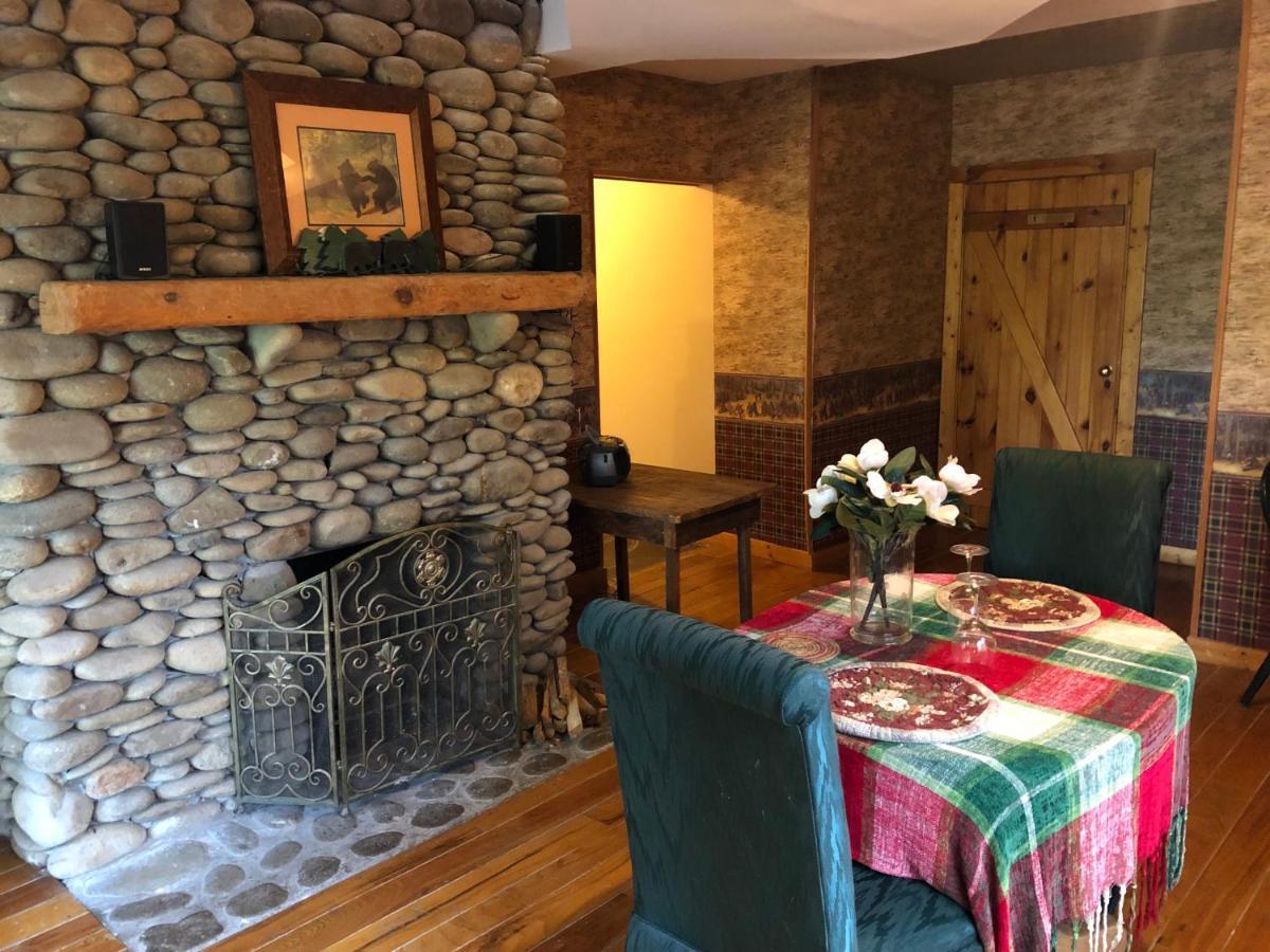 Smokies Bed And Breakfast - Evergreen Cottage Inn بيدجن فورج المظهر الخارجي الصورة