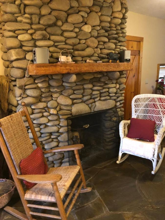 Smokies Bed And Breakfast - Evergreen Cottage Inn بيدجن فورج المظهر الخارجي الصورة