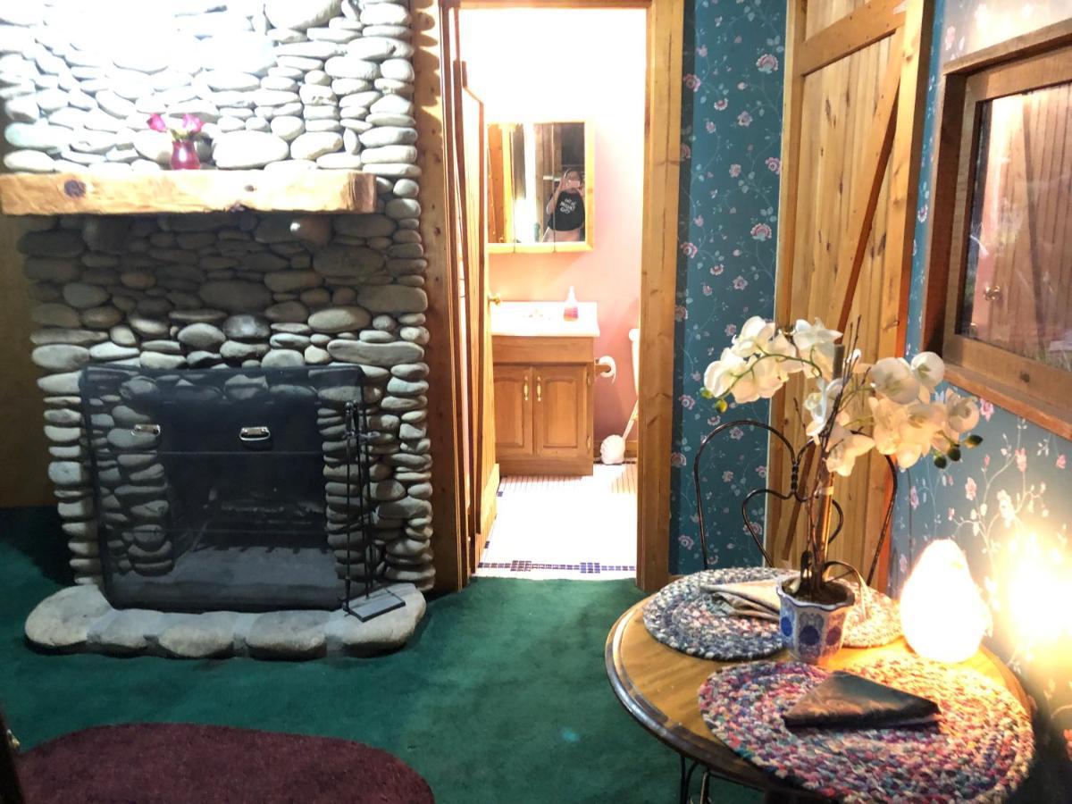 Smokies Bed And Breakfast - Evergreen Cottage Inn بيدجن فورج المظهر الخارجي الصورة