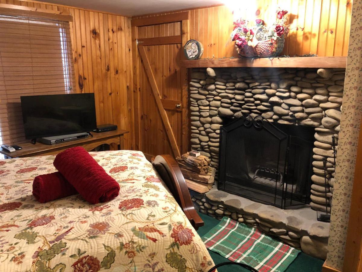 Smokies Bed And Breakfast - Evergreen Cottage Inn بيدجن فورج المظهر الخارجي الصورة