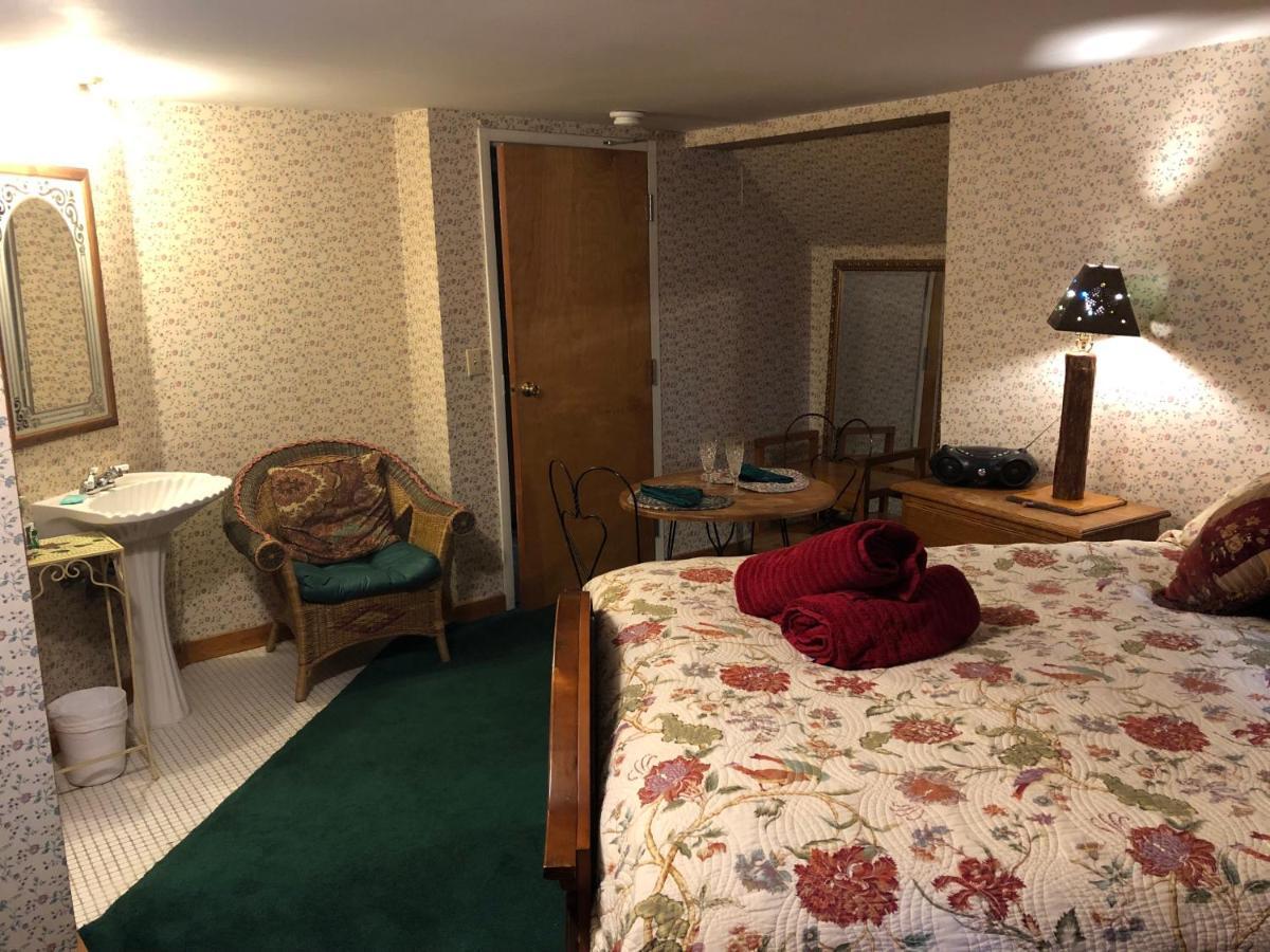 Smokies Bed And Breakfast - Evergreen Cottage Inn بيدجن فورج المظهر الخارجي الصورة