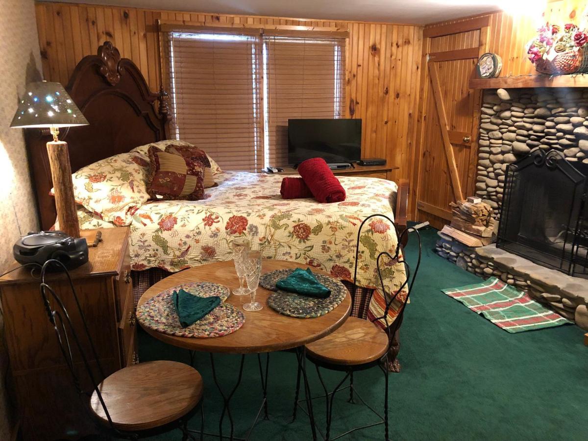 Smokies Bed And Breakfast - Evergreen Cottage Inn بيدجن فورج المظهر الخارجي الصورة